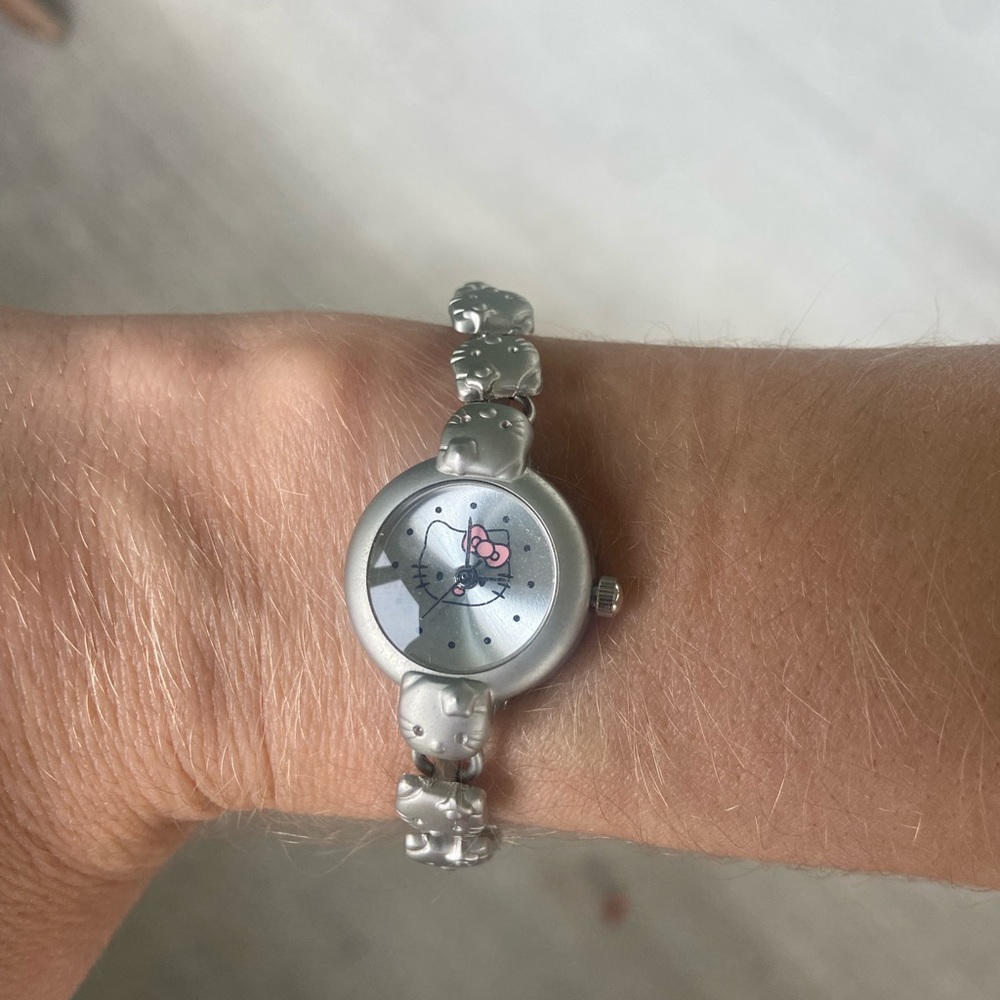 Vintage Y2K Hello Kitty Watch